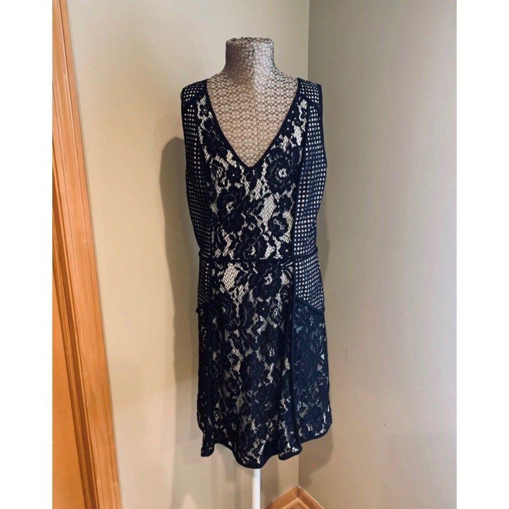 Dress - Picture 7 of 10
